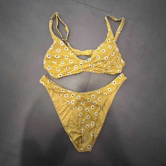 RVCA Other - Rvca bikini size small